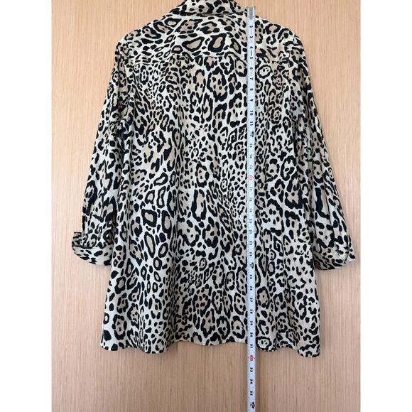 Chicos No Iron Leopard Print Tunic Shirt Womens Size 2 US 12 14 Large Pockets - Picture 8 of 11